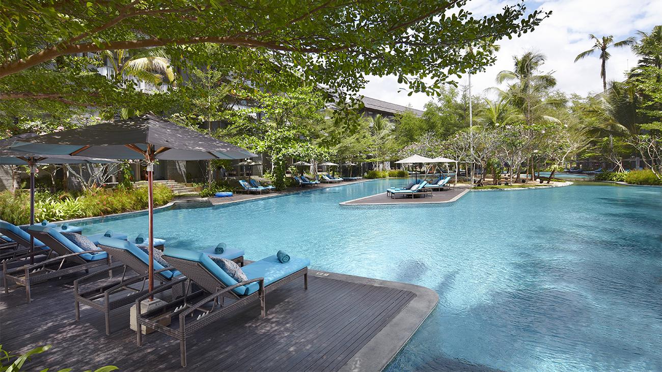 East Pool (located at Courtyard by Marriott)