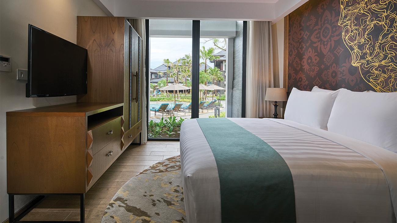 bl-one--or-two-bedroom-master-bedroom-interior-photo