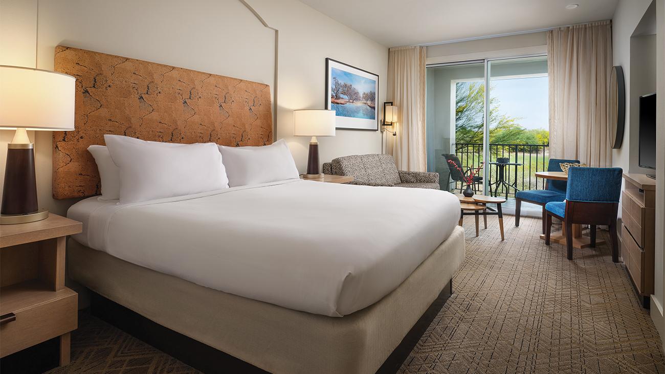 cv-guestroom-or-two-bedroom-king-bedroom-interior-photo