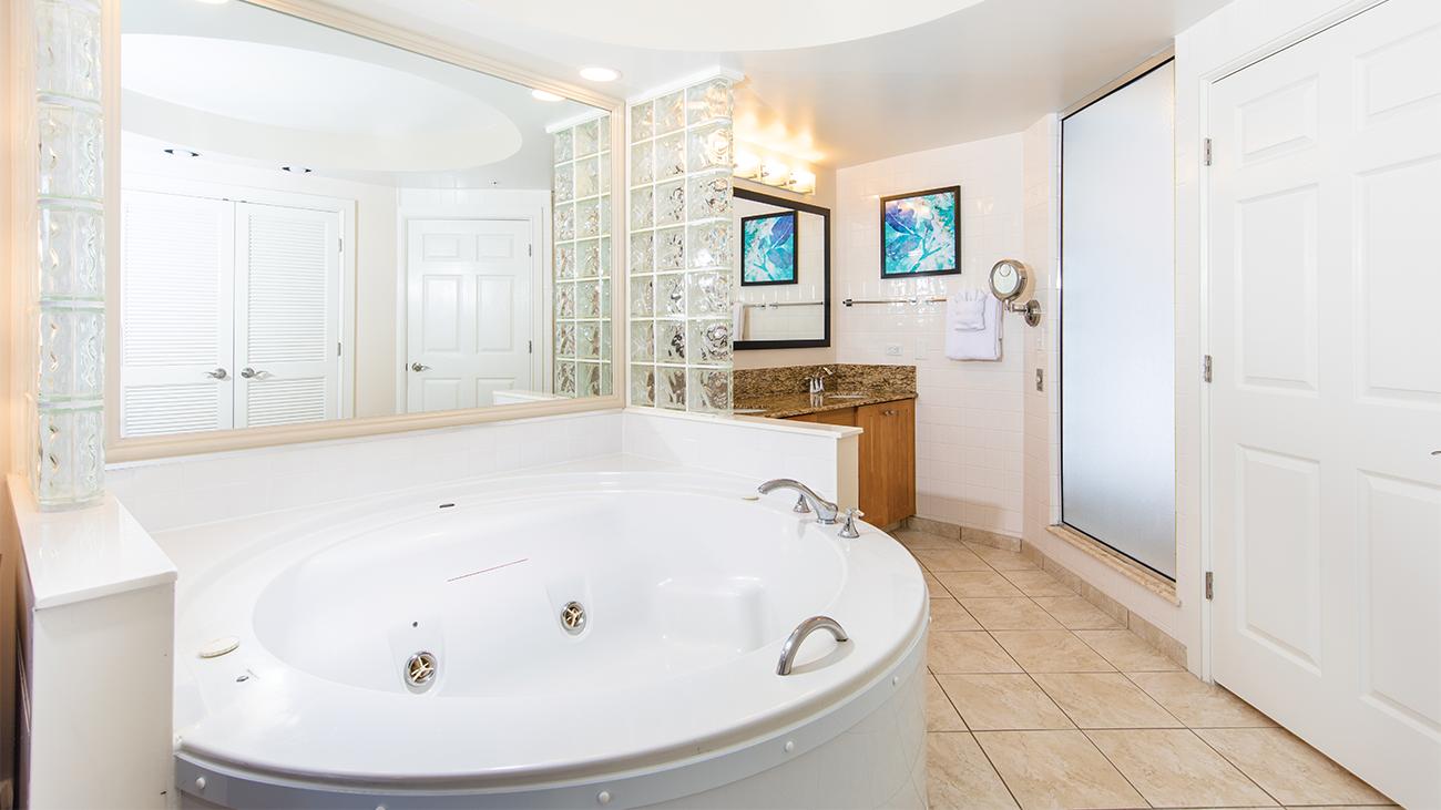 cy-villa-master-bathroom-interior-photo