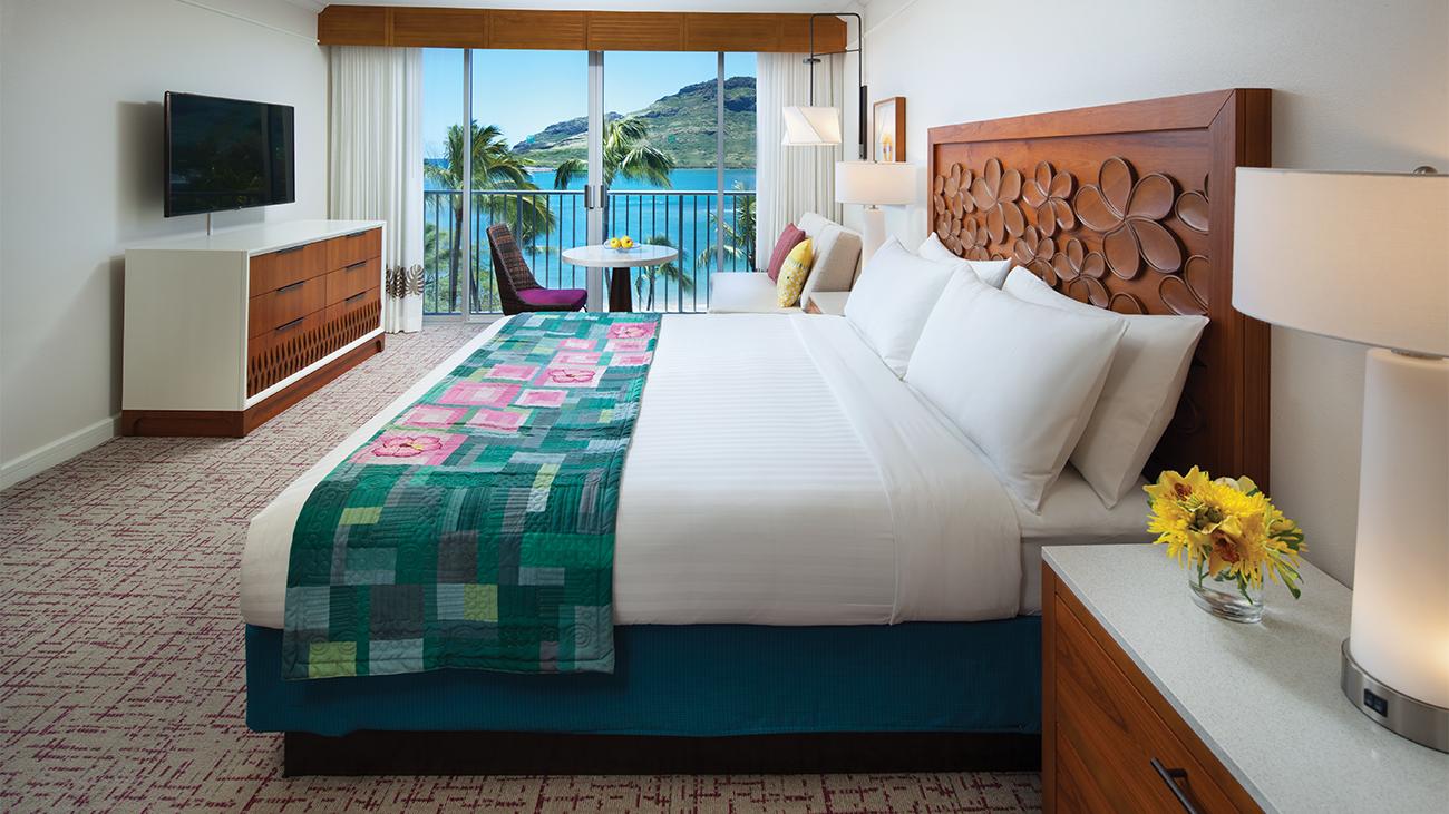 ka-guestroom-one--or-two-bedroom-guest-bedroom-ocean-front-interior-photo