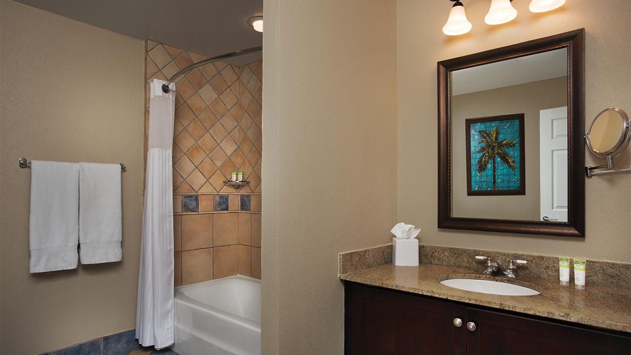 kt-villa-guest-bathroom-interior-photo