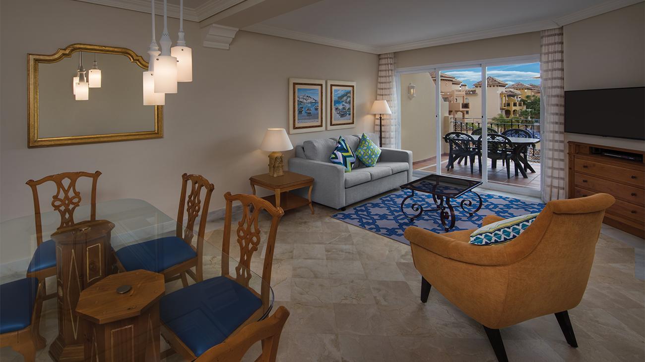 mb-apartment-living-room-and-dining-room-interior-photo