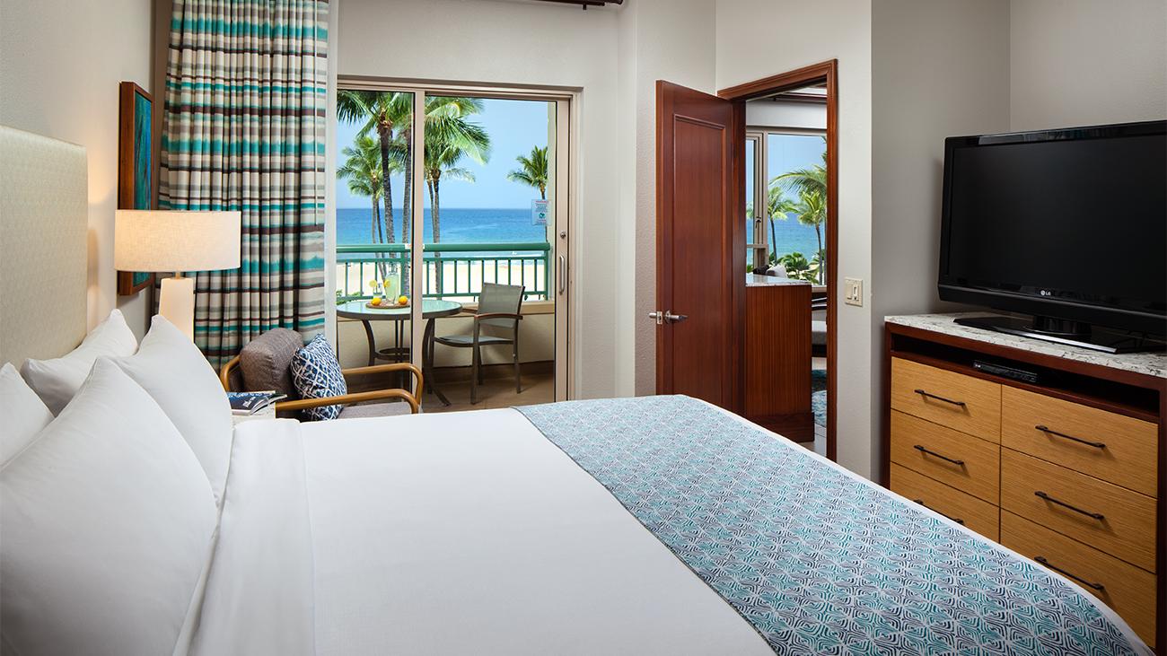 mu-two-bedroom-lahaina--napili-towers-guest-bedroom-interior-photo-new