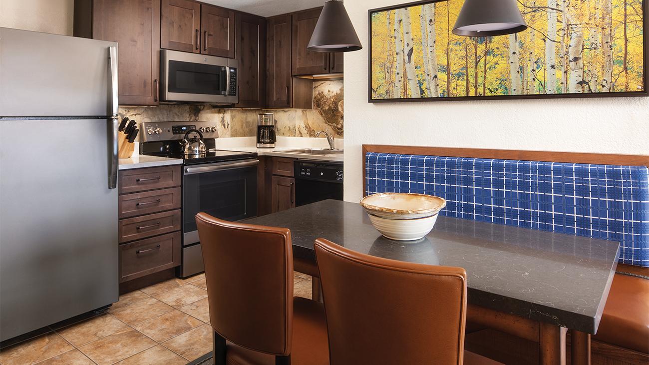 mv-studio-and-one-bedroom-kitchen-interior-photo