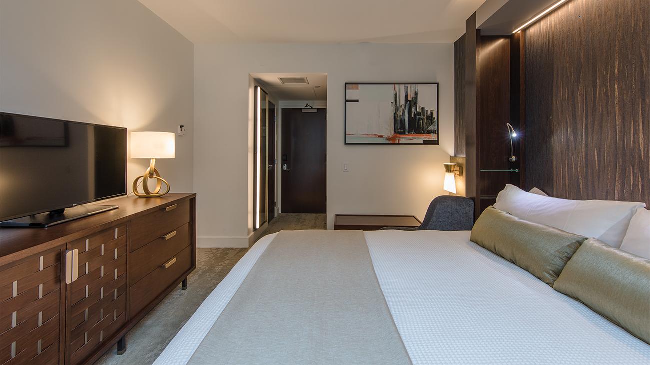 ny-studio-city-view-king-murphy-bed-interior-photo-1