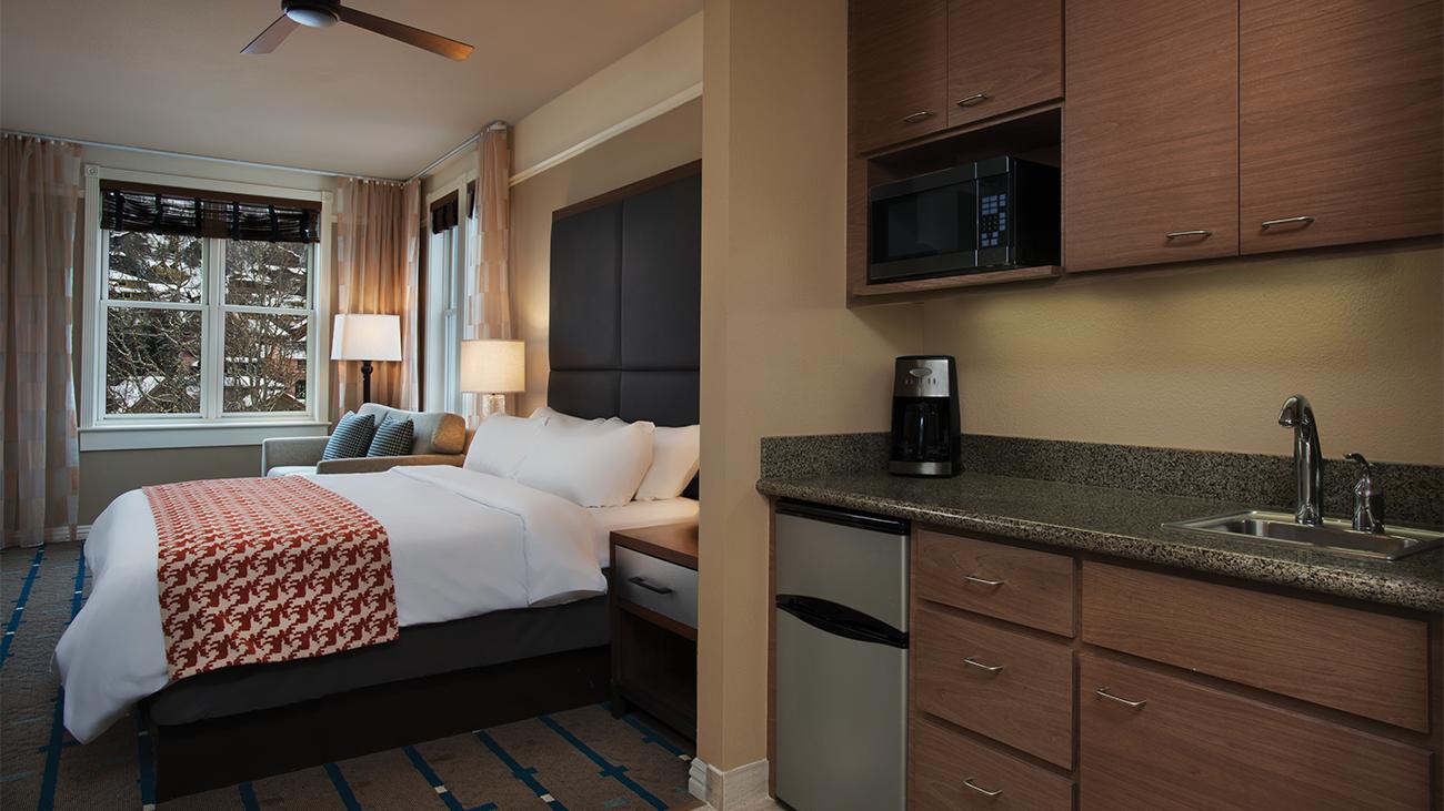 sm-villa-guest-bedroom-interior-photo-1