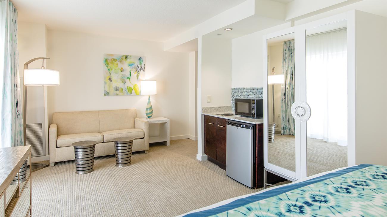 so-queen-studio-room-interior-photo