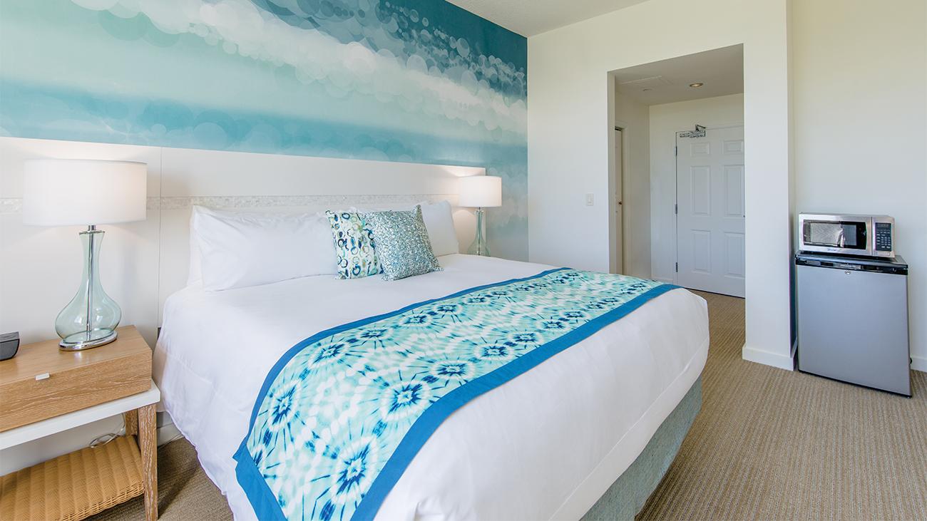 so-king-guestroom-interior-photo