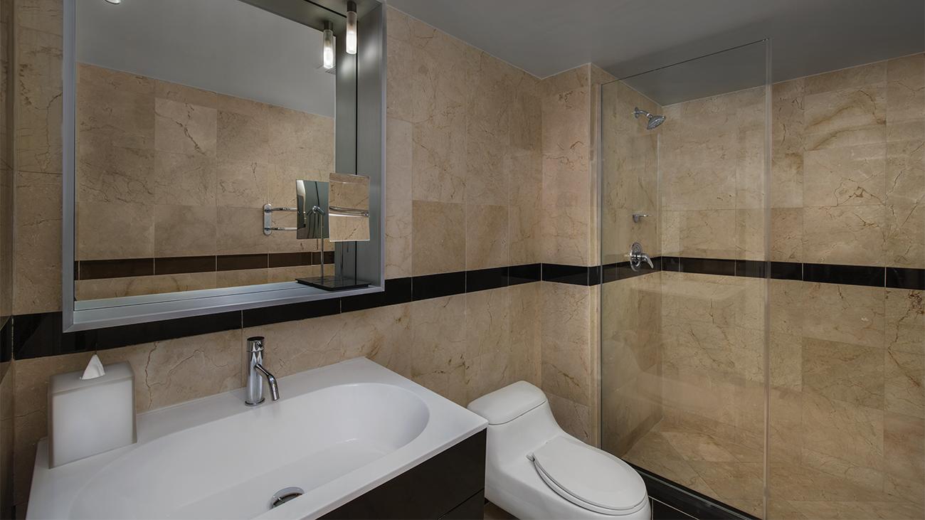 so-two-bedroom-suite-guest-bathroom-interior-photo