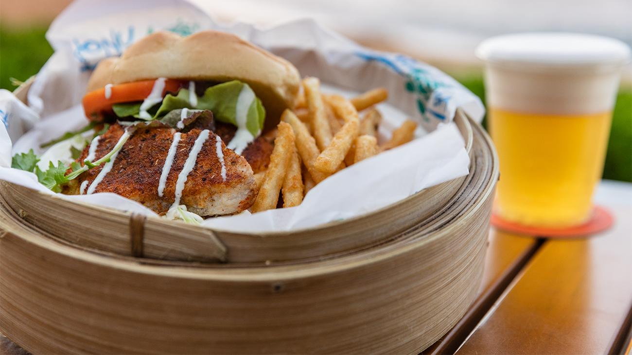 Honu Pool Bar & Grill