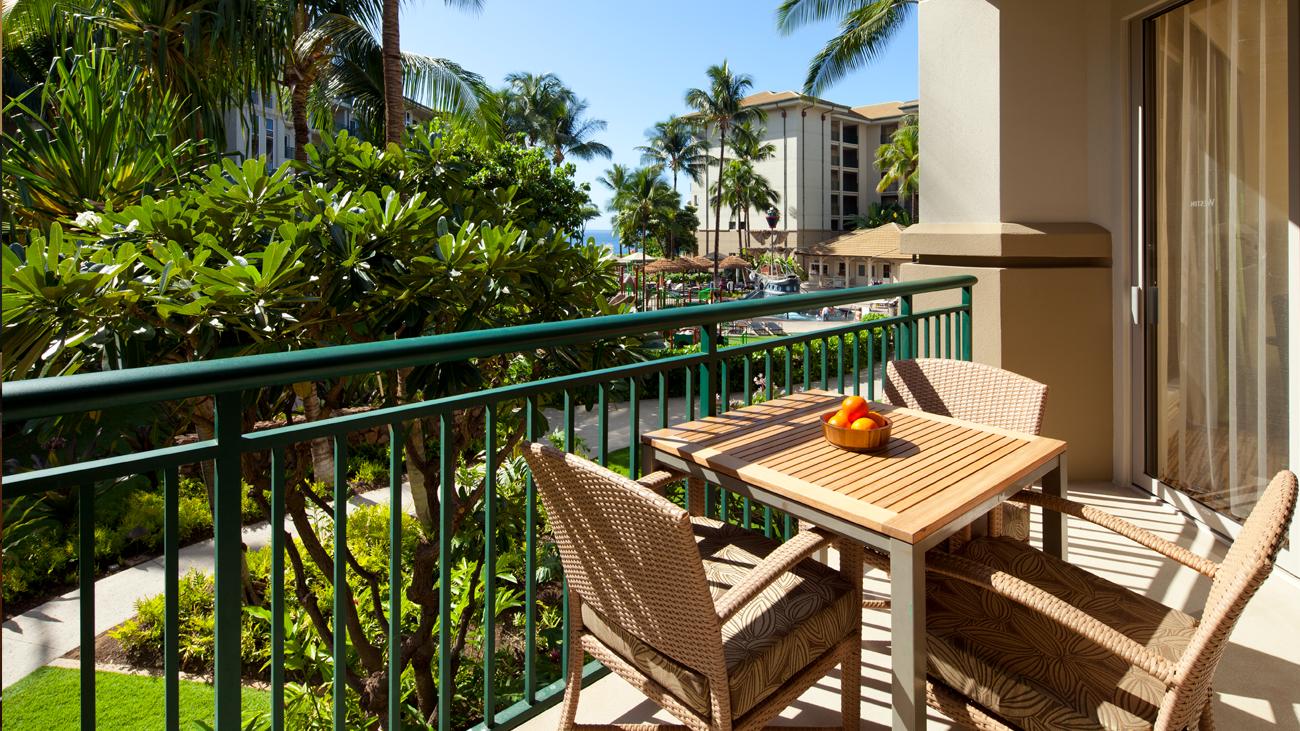 korn-two-bedroom-lockoff-patio-interior-photo