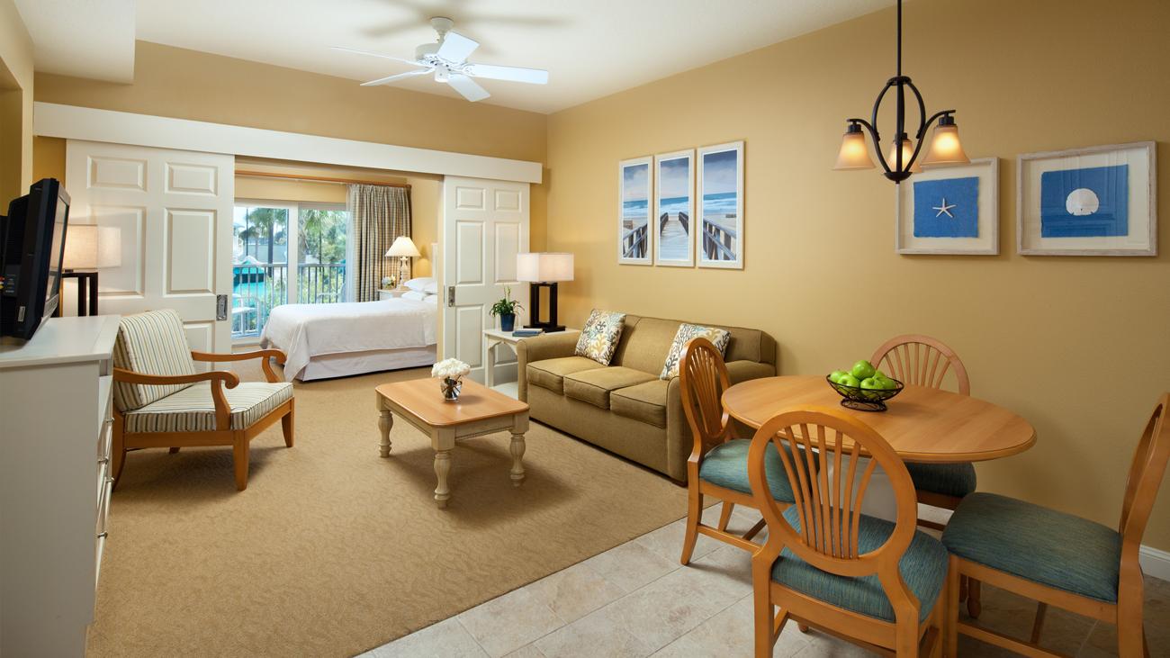 sbp-palmetto-three-bedroom-lockoff-dining-and-kitchen-two-interior-photo