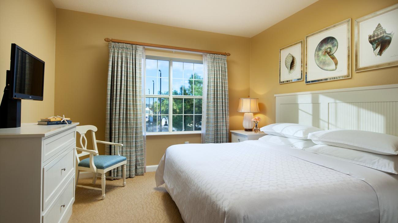 sbp-palmetto-three-bedroom-lockoff-master-bedroom-interior-photo