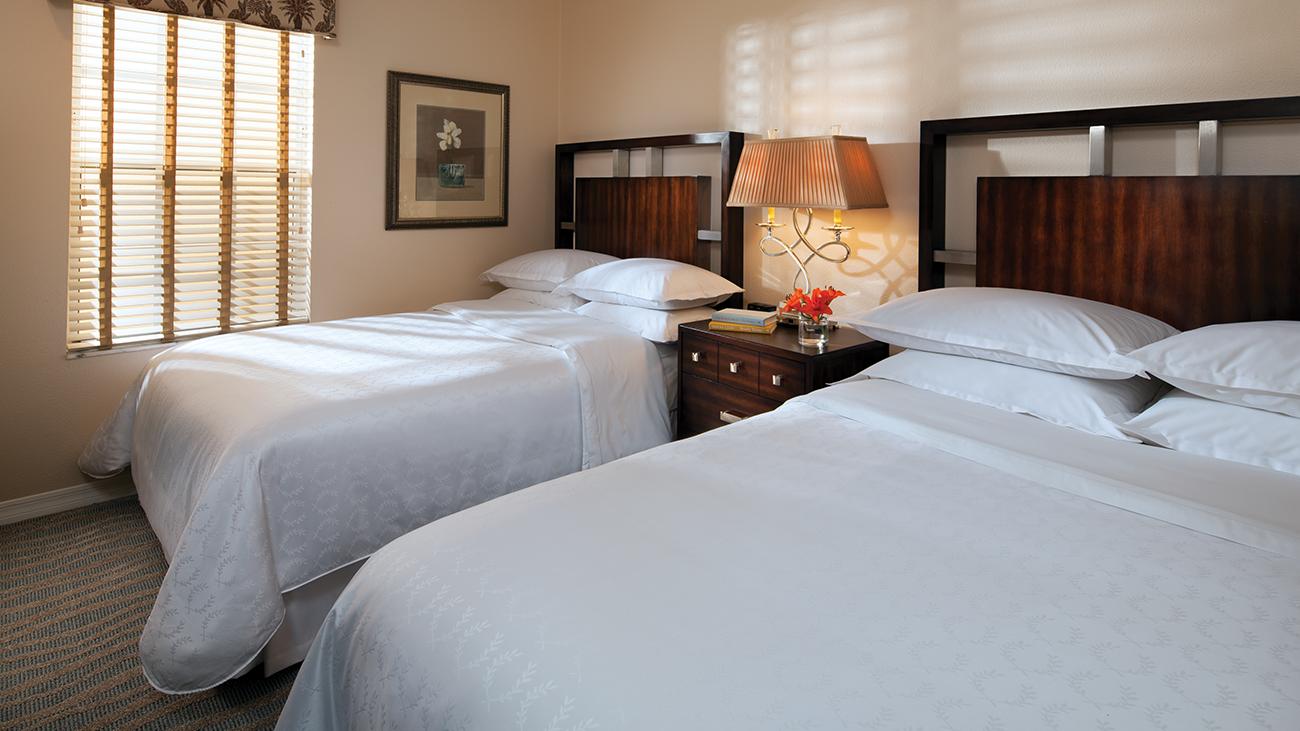 svr-cascades-two-bedroom-bedroom-interior-photo