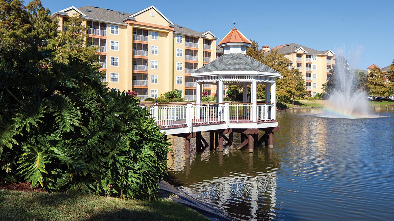 Cascades Exterior