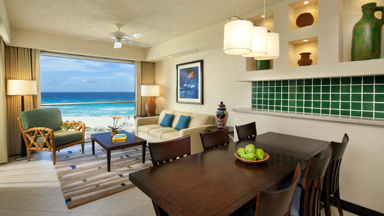 wlor-two-bedroom-lockoff-dining-and-living-room-interior-photo