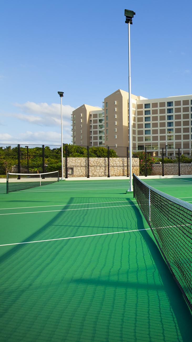 wlor-amenities-lighted-tennis-courts-main