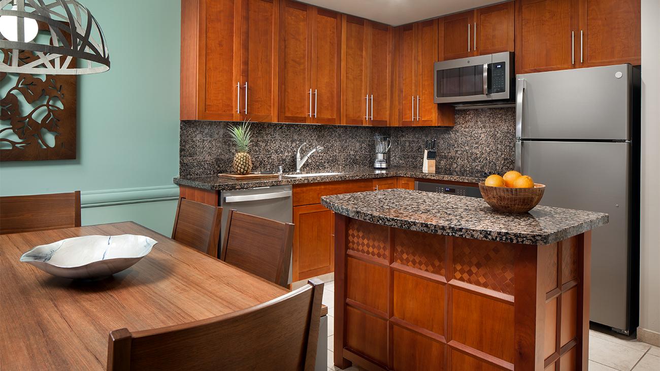 wpor-two-bedroom-lockoff-one-bedroom-premium-kitchen-interior-photo