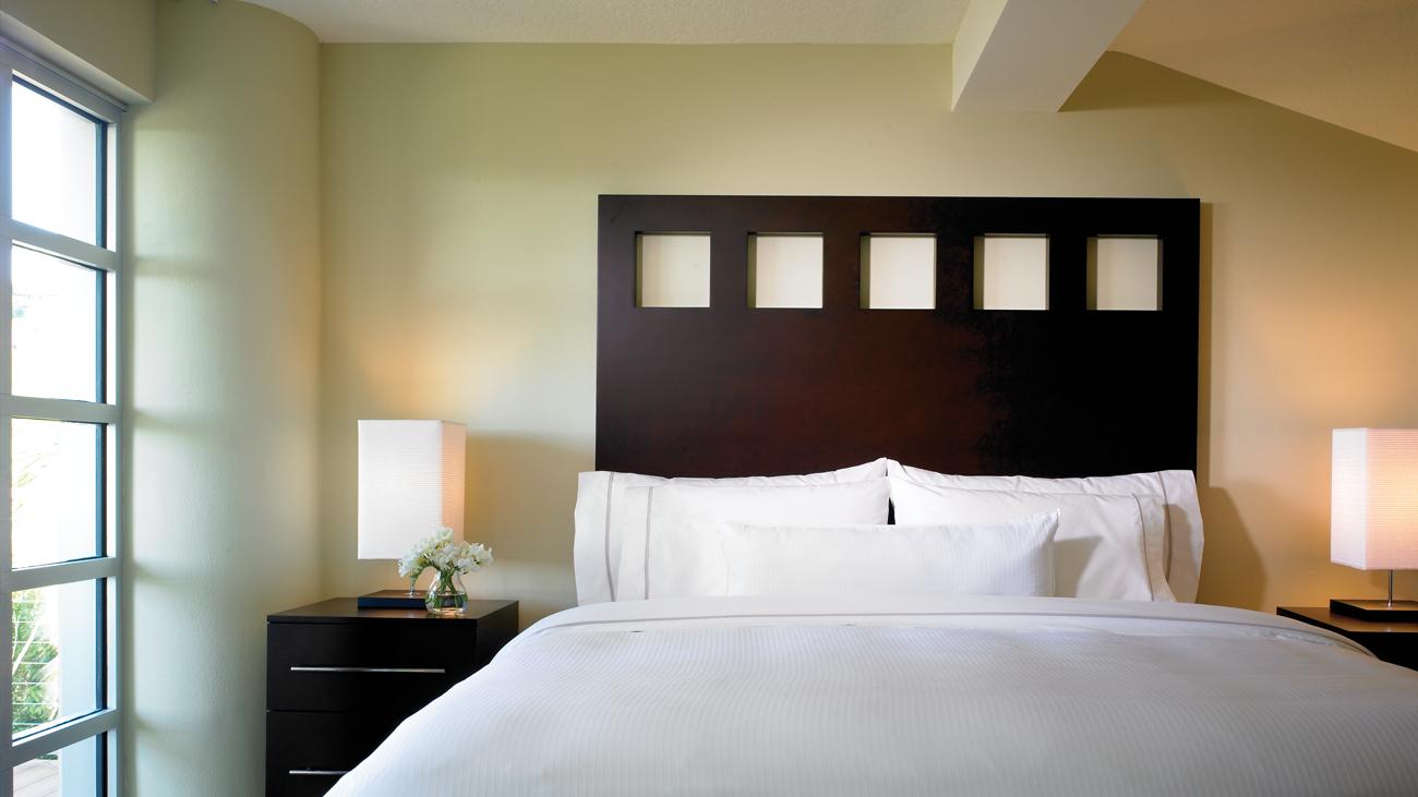 wsj-bay-vista-three-bedroom-bedroom-interior-photo