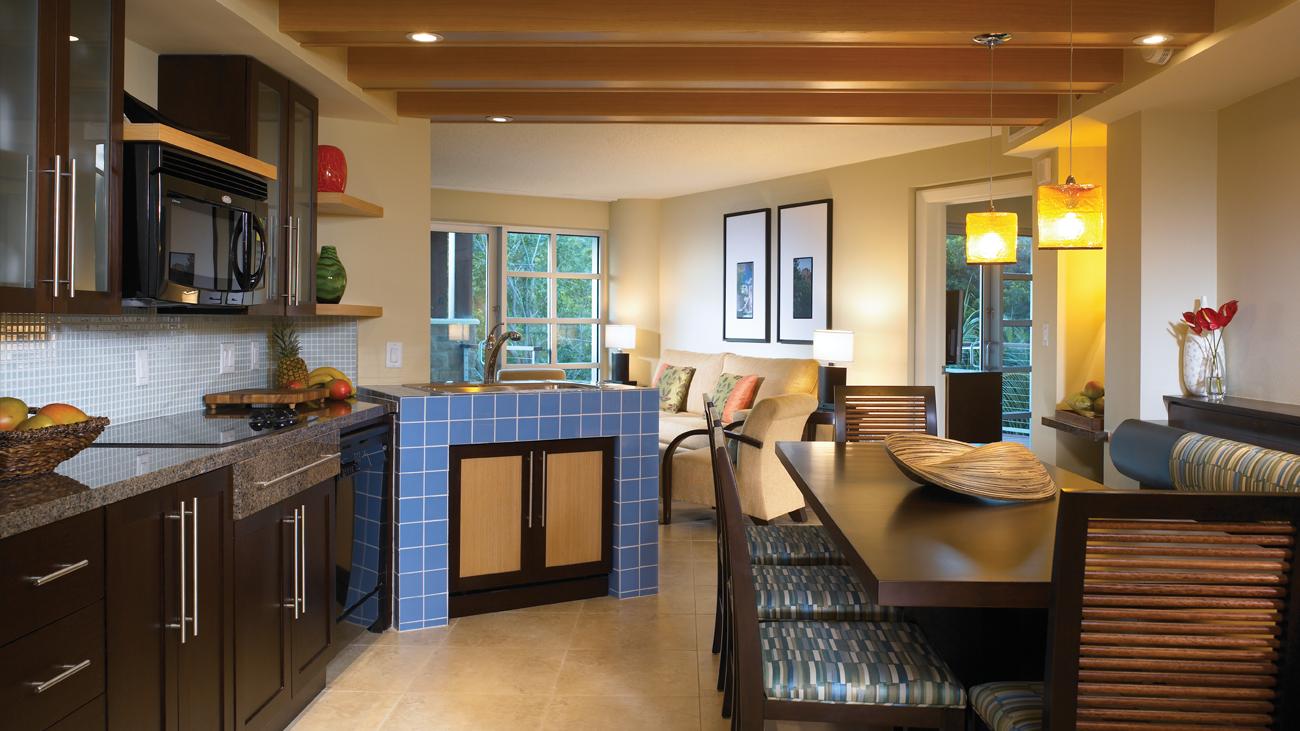 wsj-bay-vista-three-bedroom-living-room-interior-photo