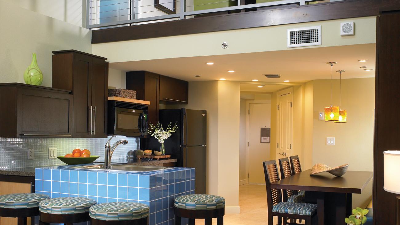 wsj-bay-vista-two-bedroom-loft-living-room-interior-photo