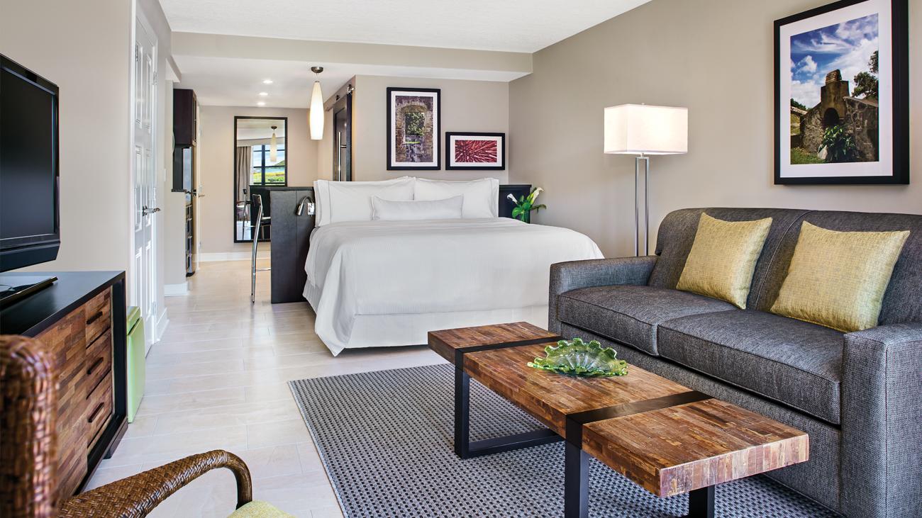 wsj-coral-vista-studio-bathroom-interior-photo