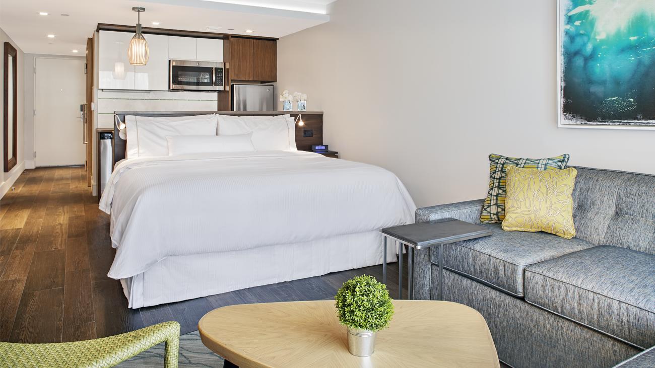 wsj-sunset-bay-studio-dining-and-living-room-and-kitchenette-interior-photo