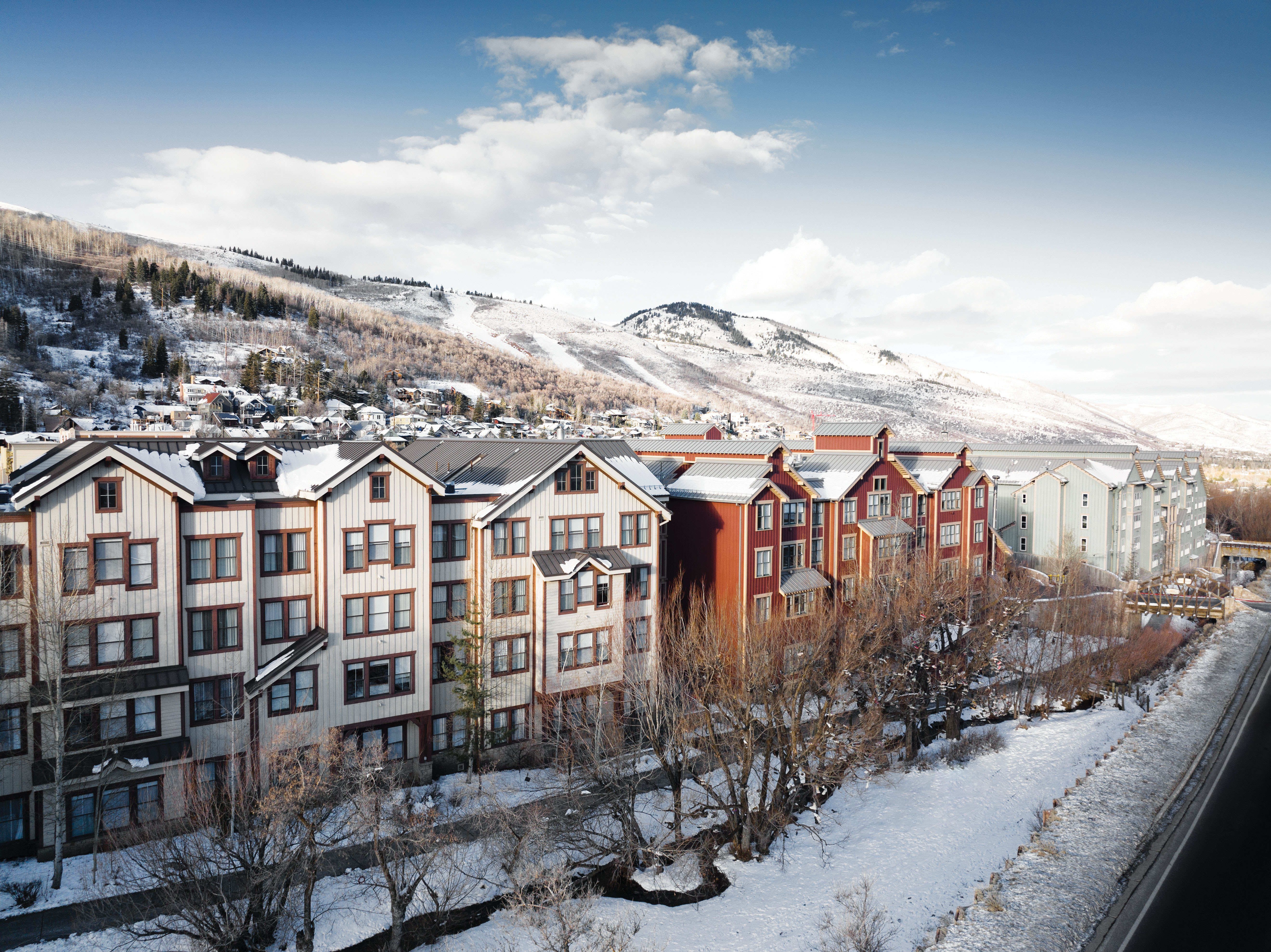 An aerial view of Marriott’s Summit Watch in winter.